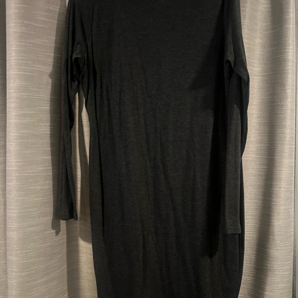 Grey long sleeve midi-dress